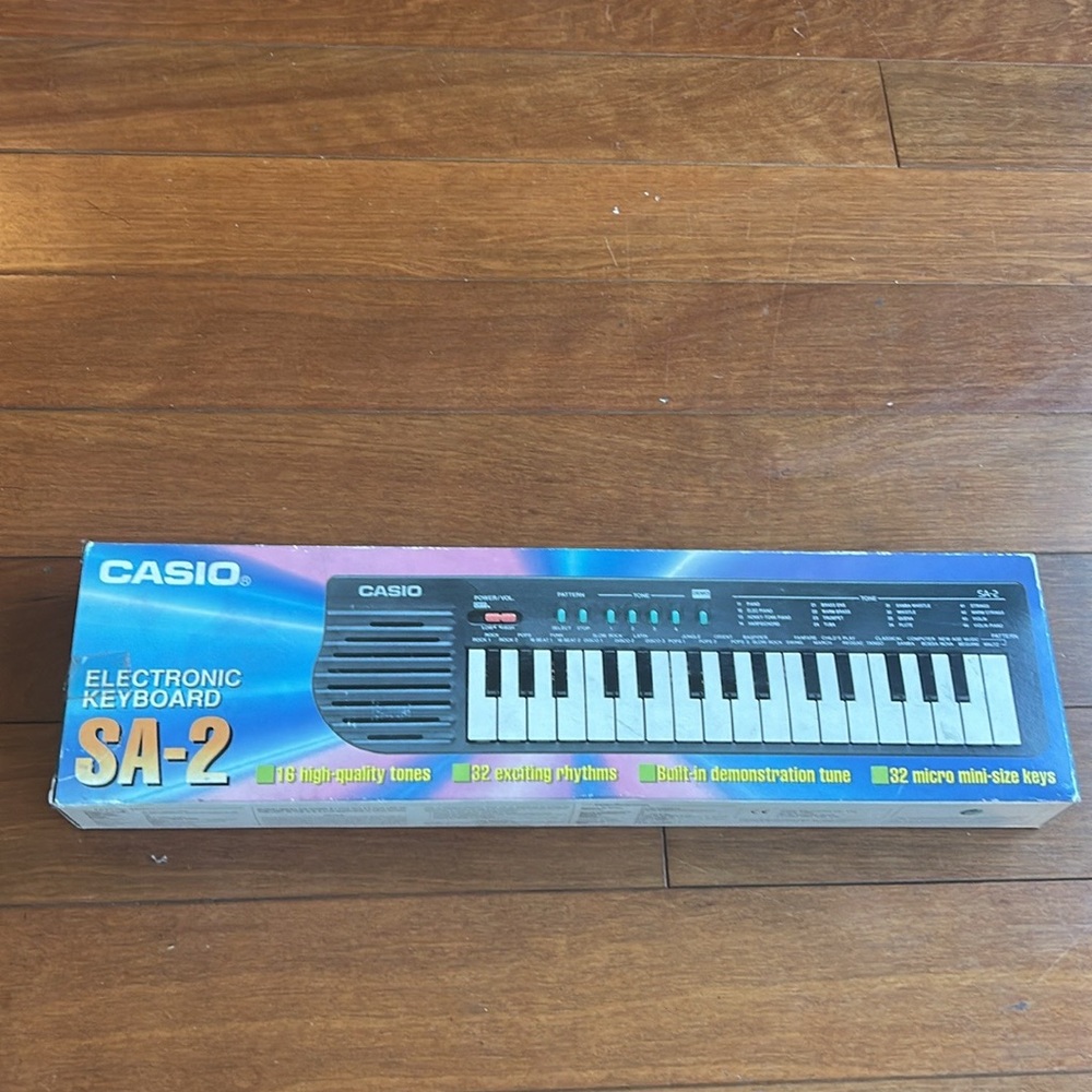 Casio SA-2 Mini 32 Micro Mini Sz keys Electronic keyboard New In Box